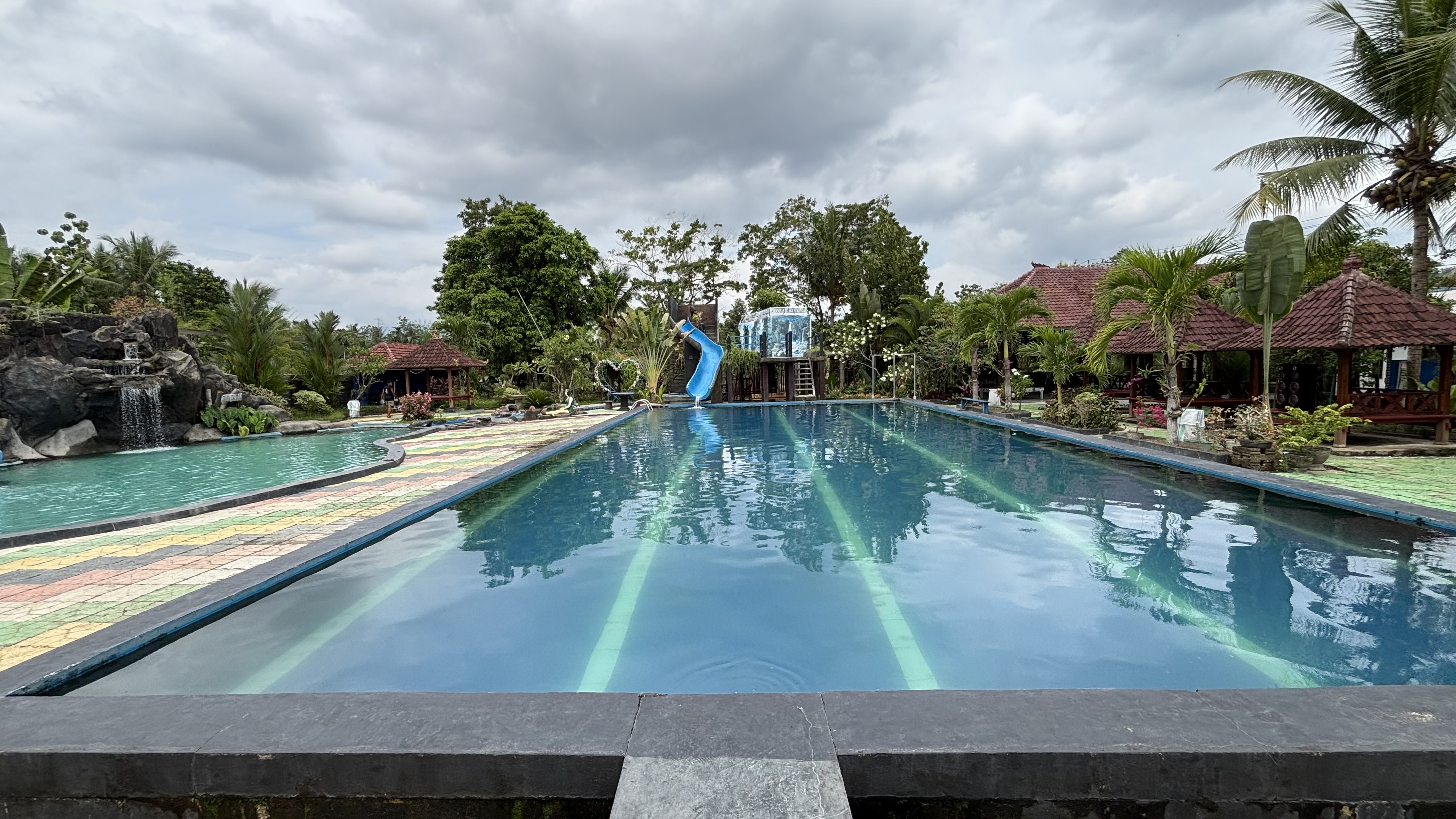 Galeri Permandian Telaga Puri Indah