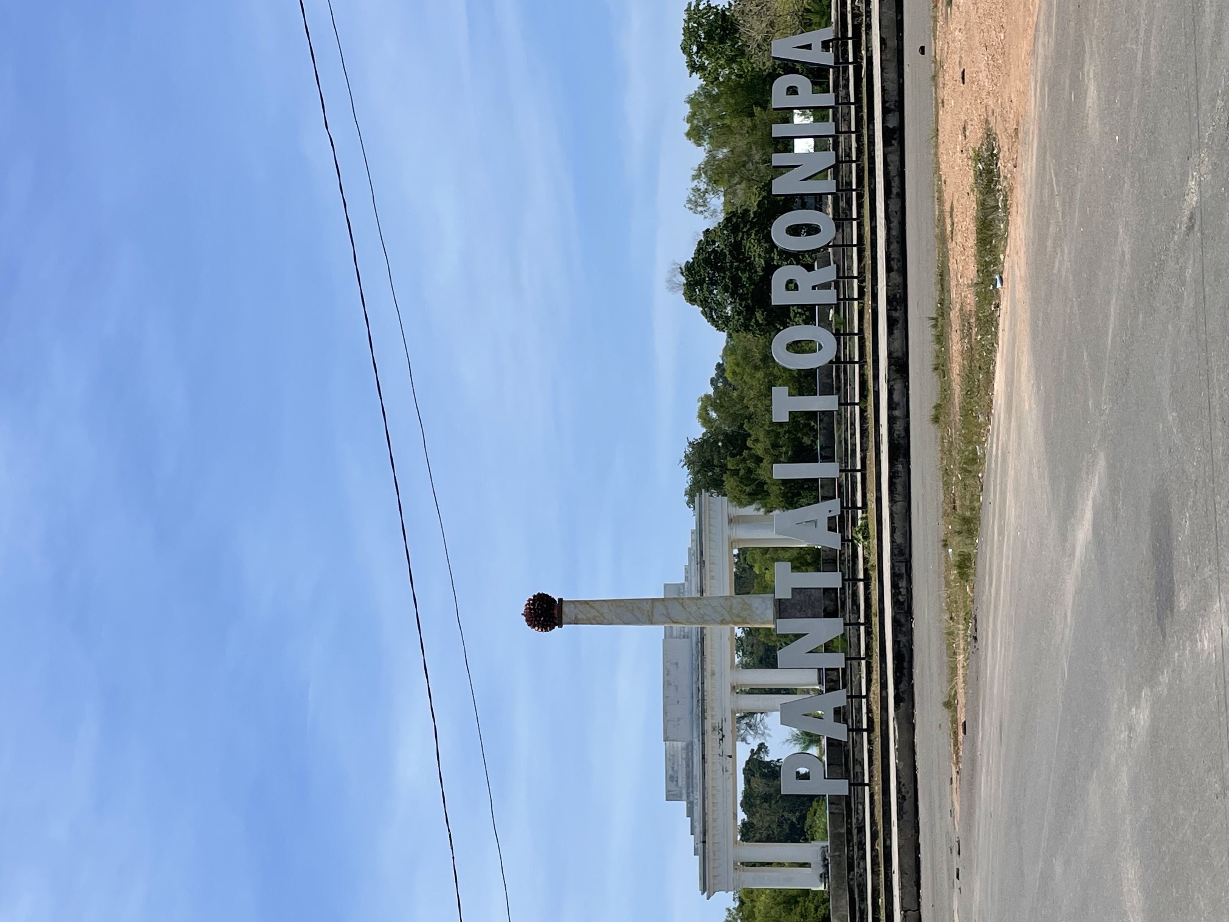 Galeri Pantai Toronipa