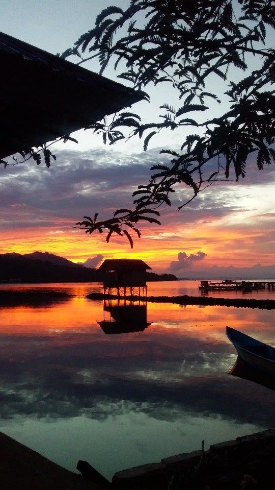 Galeri Anggalo Beach Waworaha